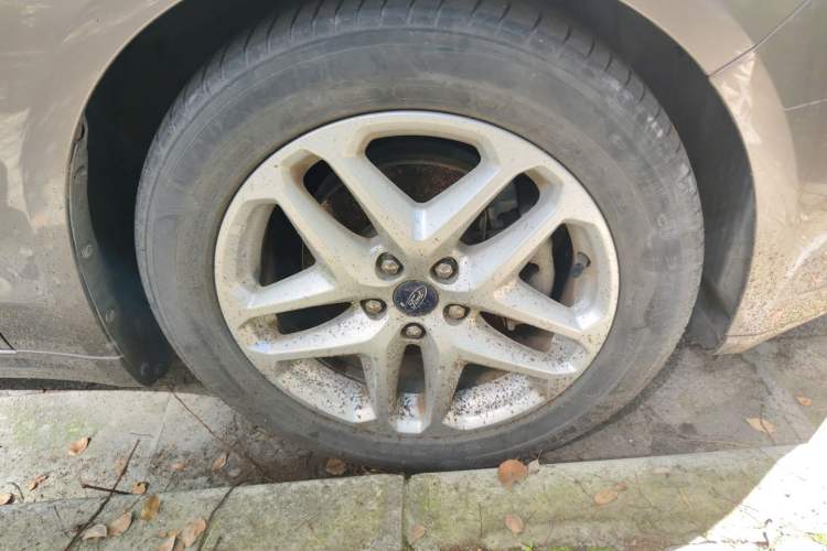 Used Ford Mondeo 2013 1.5L GTDi180 Fashion Edition Right Front Wheel Hub