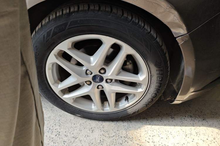 Used Ford Mondeo 2013 1.5L GTDi180 Fashion Edition Right Front Wheel Hub