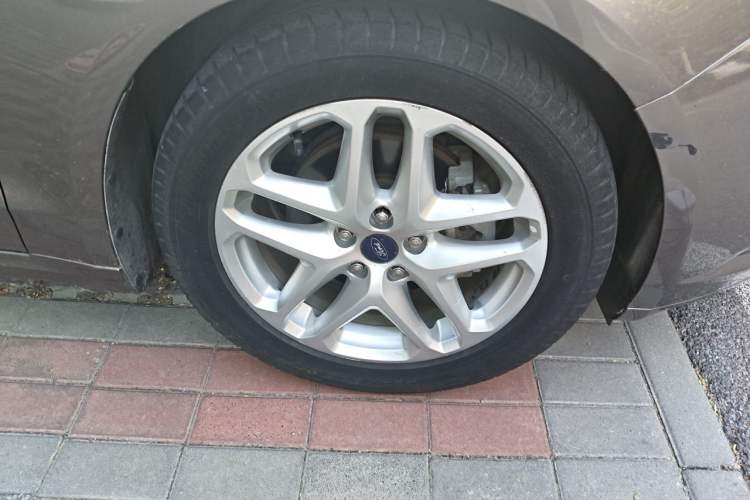 Used Ford Mondeo 2013 1.5L GTDi180 Fashion Edition Right Front Wheel Hub