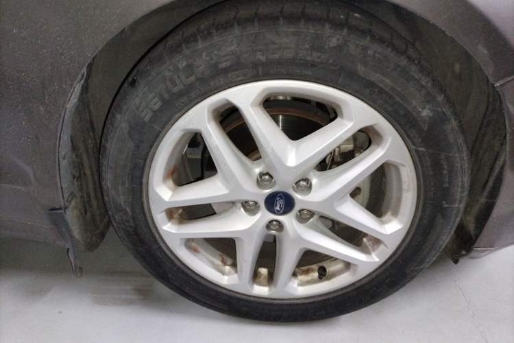 Used Ford Mondeo 2013 1.5L GTDi180 Fashion Edition Right Front Wheel Hub