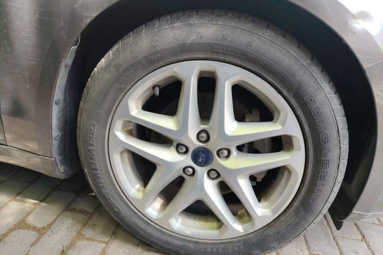 Used Ford Mondeo 2013 1.5L GTDi180 Fashion Edition Right Front Wheel Hub