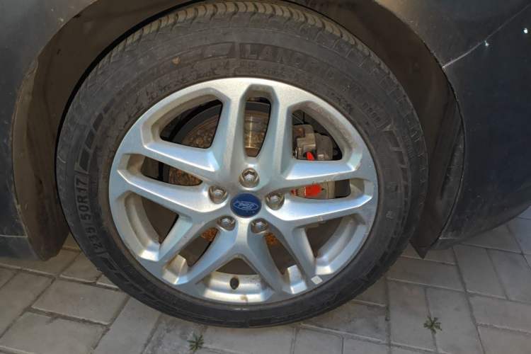 Used Ford Mondeo 2013 1.5L GTDi180 Fashion Edition Right Front Wheel Hub