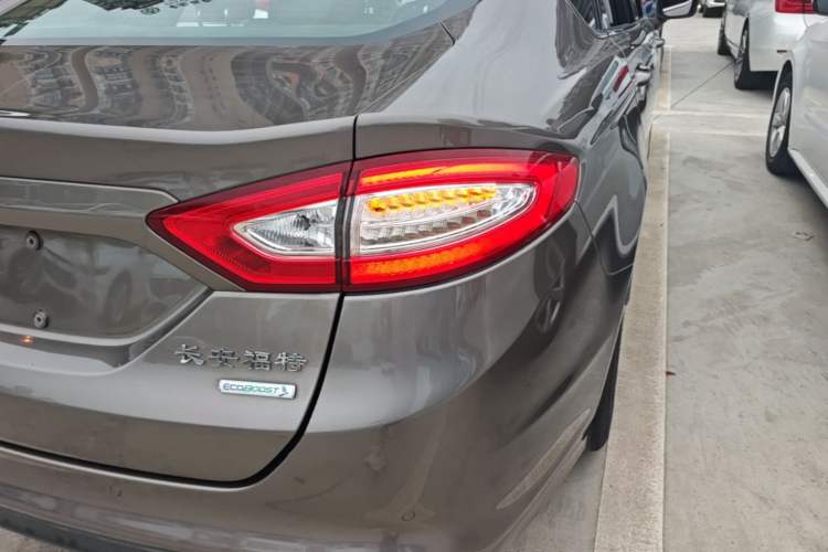 Used Ford Mondeo 2013 1.5L GTDi180 Fashion Edition Right Rear Taillight