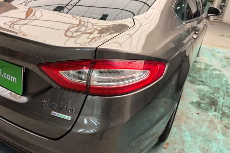 Used Ford Mondeo 2013 2.0L GTDi 200 Fashion Edition Right Rear Taillight