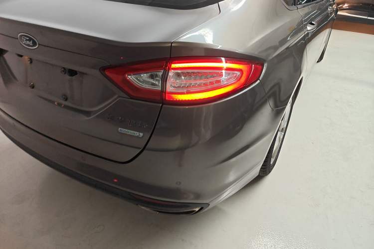 Used Ford Mondeo 2013 1.5L GTDi180 Fashion Edition Right Rear Taillight