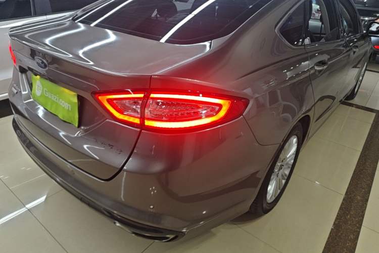 Used Ford Mondeo 2013 2.0L GTDi 200 Fashion Edition Right Rear Taillight