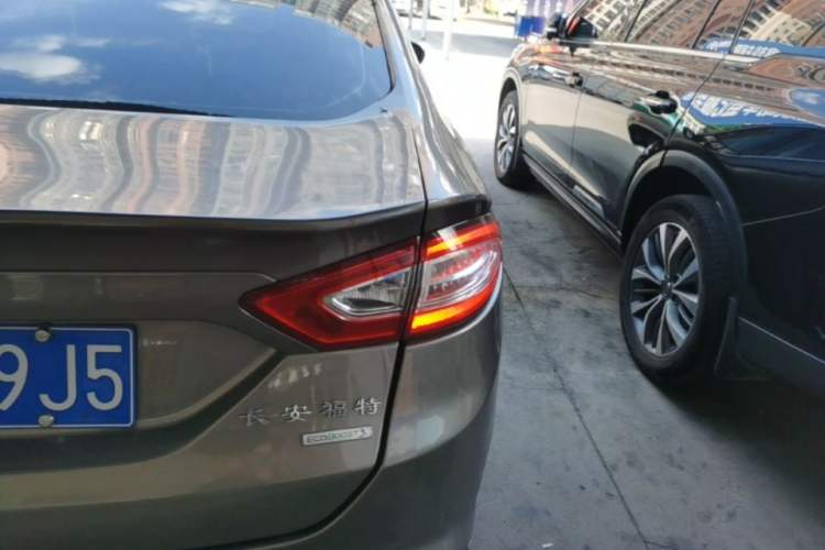 Used Ford Mondeo 2013 1.5L GTDi180 Fashion Edition Right Rear Taillight