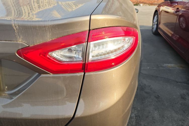 Used Ford Mondeo 2013 2.0L GTDi 200 Fashion Edition Right Rear Taillight