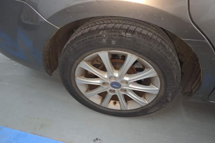Used Ford Mondeo 2013 2.3L Fashion Edition Right Rear Wheel Hub