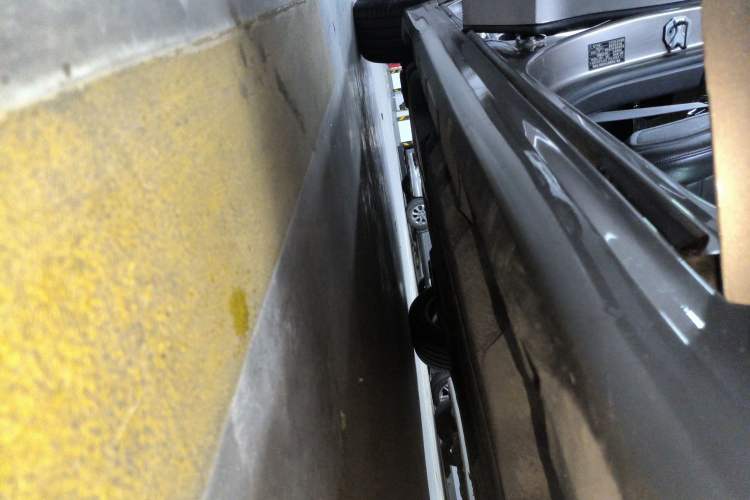 Used Ford Mondeo 2013 1.5L GTDi180 Fashion Edition Right Side Sill