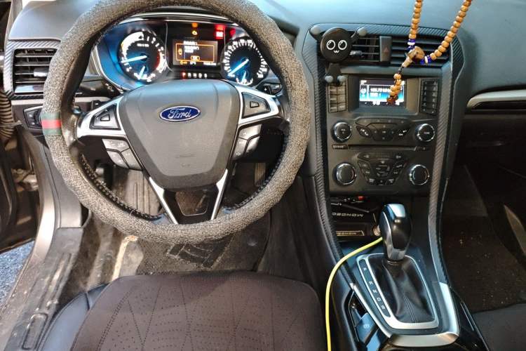 Used Ford Mondeo 2013 2.0L GTDi 200 Fashion Edition Steering Wheel