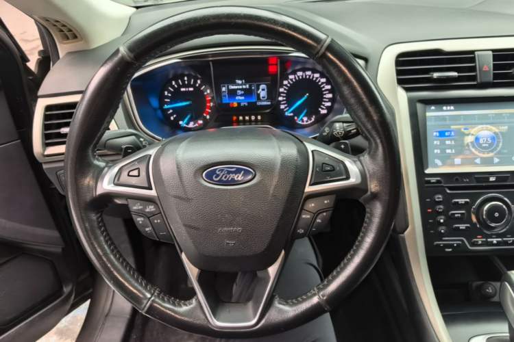 Used Ford Mondeo 2013 2.0L GTDi 200 Fashion Edition Steering Wheel