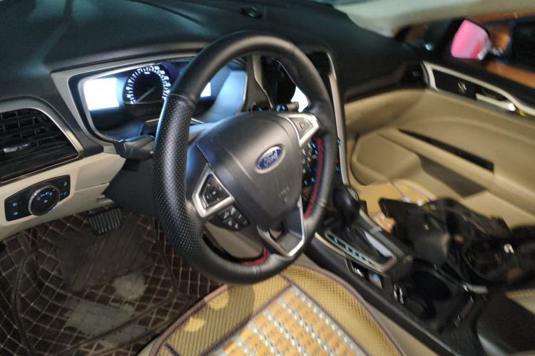 Used Ford Mondeo 2013 2.0L GTDi 200 Luxury Model Steering Wheel