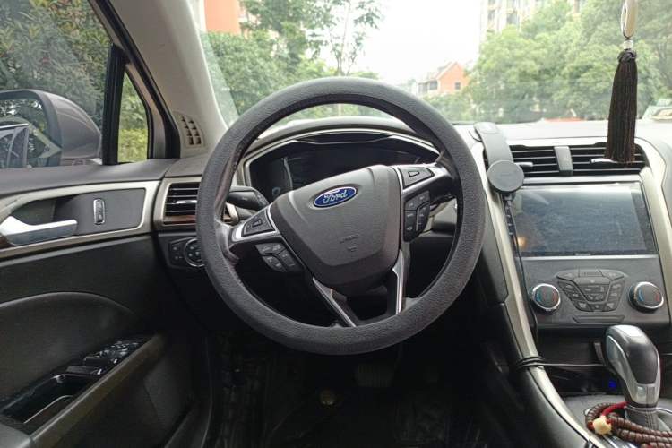 Used Ford Mondeo 2013 2.0L GTDi 200 Fashion Edition Steering Wheel