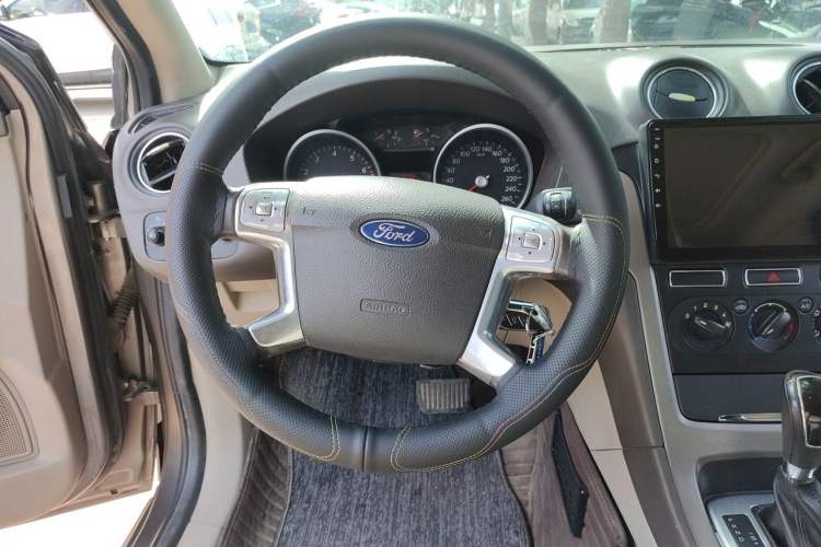 Used Ford Mondeo 2013 2.3L Fashion Edition Steering Wheel