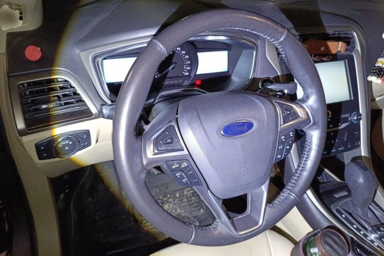Used Ford Mondeo 2013 2.0L GTDi 200 Luxury Model Steering Wheel