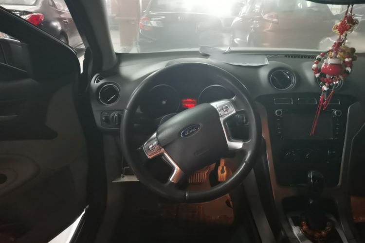 Used Ford Mondeo 2013 2.3L Fashion Edition Steering Wheel