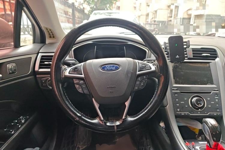 Used Ford Mondeo 2013 2.0L GTDi240 Luxury Sport Model Steering Wheel