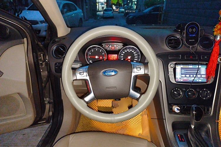 Used Ford Mondeo 2013 2.3L Fashion Edition Steering Wheel