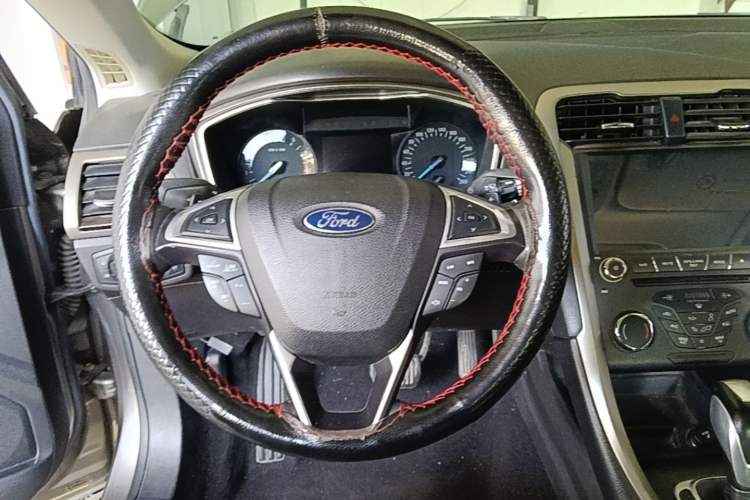 Used Ford Mondeo 2013 2.0L GTDi 200 Fashion Edition Steering Wheel