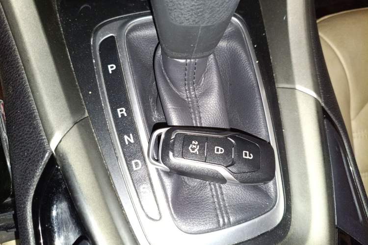 Used Ford Mondeo 2013 2.0L GTDi 200 Luxury Model Vehicle Key