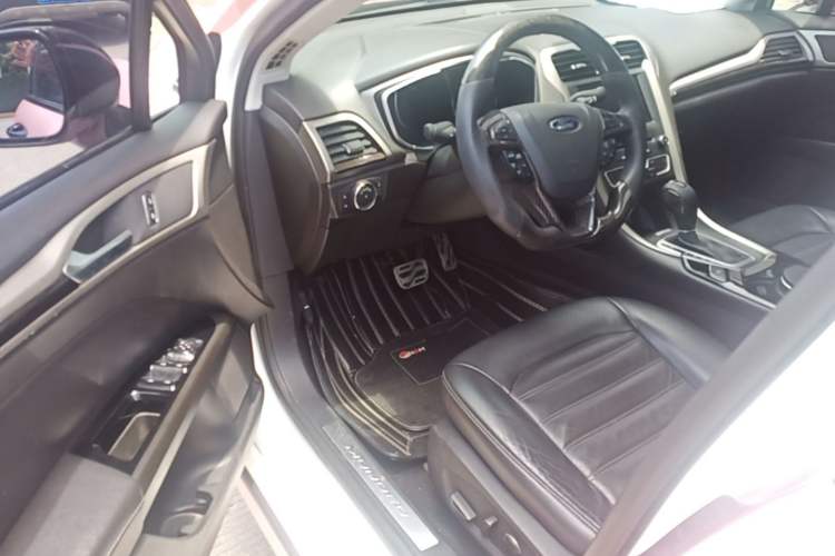 Used Ford Mondeo 2013 2.0L GTDi 200 Luxury Model Driver Seat