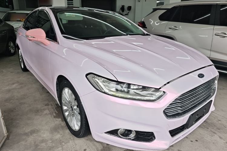 Used Ford Mondeo 2013 2.0L GTDi 200 Luxury Model Front Right 45 Deg