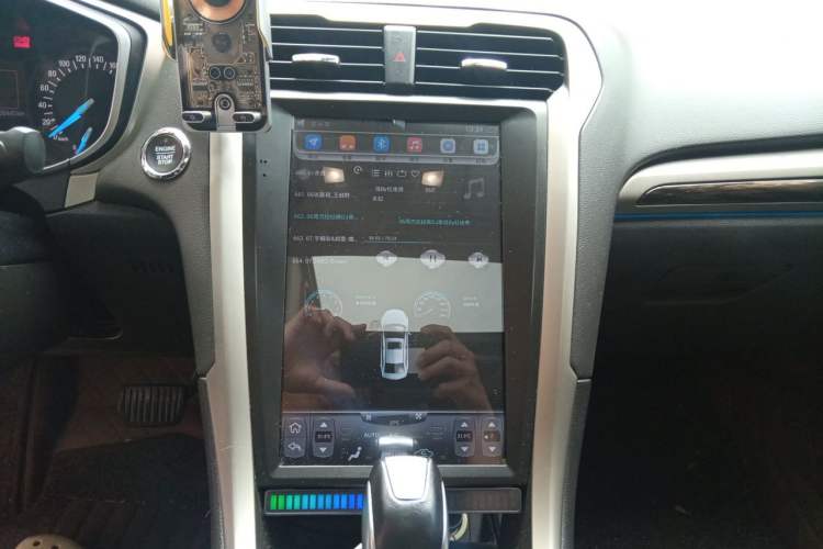 Used Ford Mondeo 2013 2.0L GTDi 200 Fashion Edition Audio And AC Panel