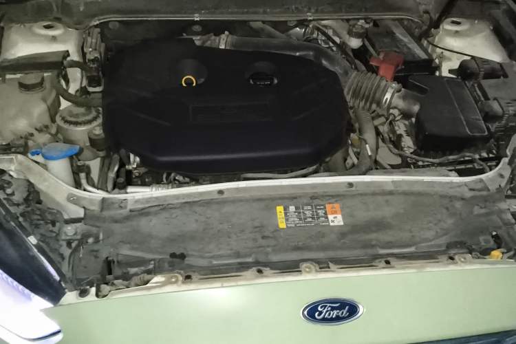 Used Ford Mondeo 2013 2.0L GTDi 200 Fashion Edition Engine Bay