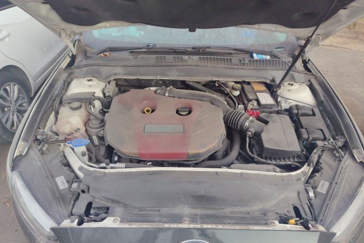 Used Ford Mondeo 2013 2.0L GTDi 200 Luxury Model Engine Bay