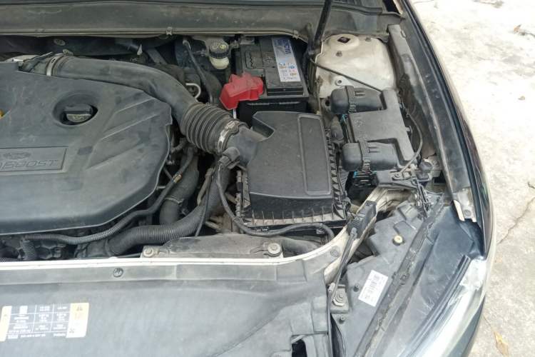 Used Ford Mondeo 2013 2.0L GTDi 200 Fashion Edition Engine Bay Left