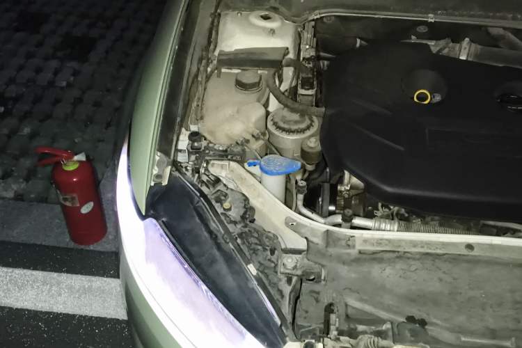 Used Ford Mondeo 2013 2.0L GTDi 200 Fashion Edition Engine Bay Right