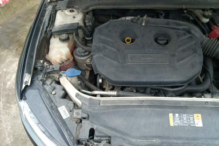 Used Ford Mondeo 2013 2.0L GTDi 200 Fashion Edition Engine Bay Right