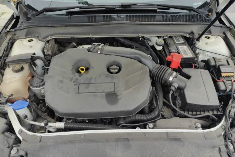 Used Ford Mondeo 2013 2.0L GTDi 200 Fashion Edition Engine Bay