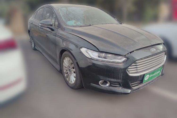 Used Ford Mondeo 2013 2.0L GTDi 200 Luxury Model Front Right 45 Deg