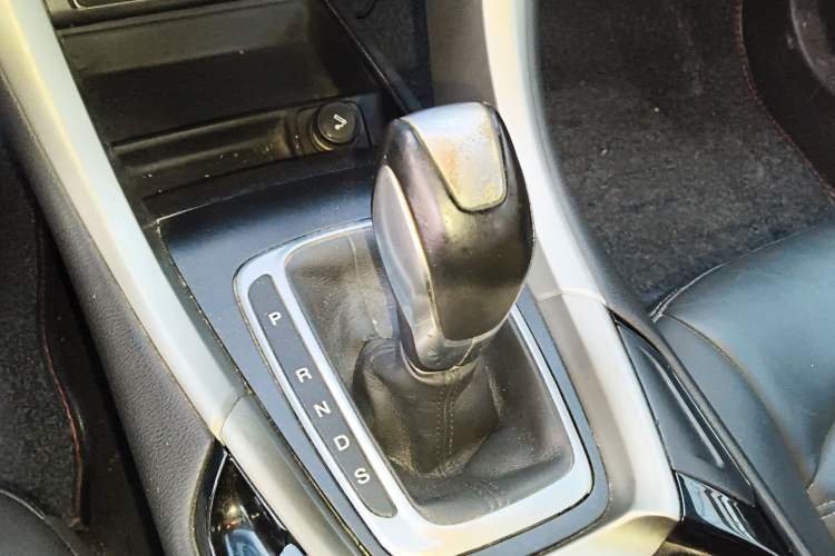 Used Ford Mondeo 2013 2.0L GTDi 200 Fashion Edition Gear Lever