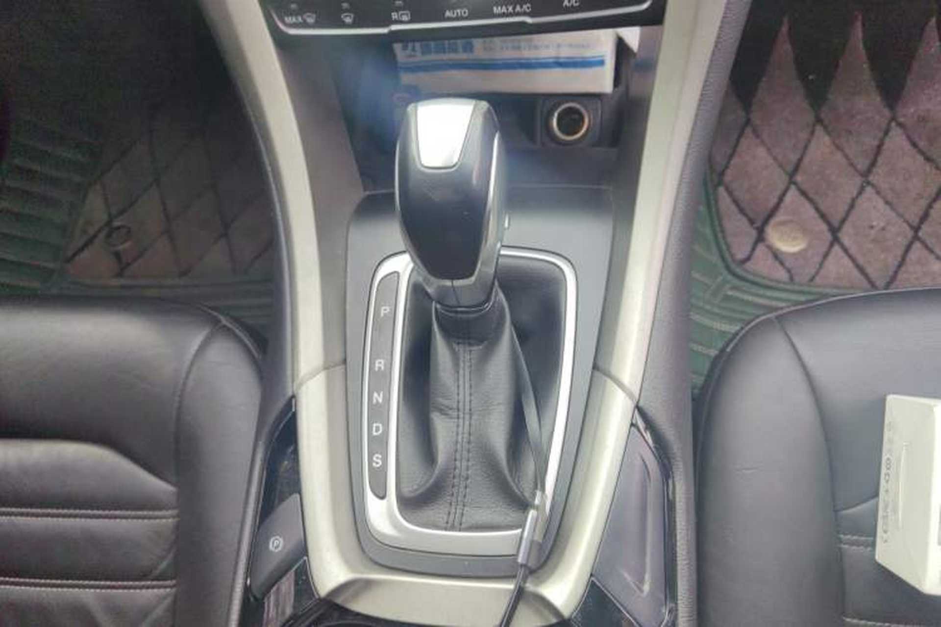Used Ford Mondeo 2013 2.0L GTDi 200 Luxury Model Gear Lever