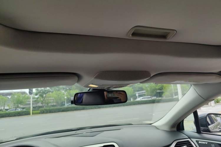 Used Ford Mondeo 2013 2.0L GTDi 200 Fashion Edition Headliner