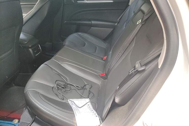 Used Ford Mondeo 2013 2.0L GTDi240 Luxury Sport Model Left Rear Seat