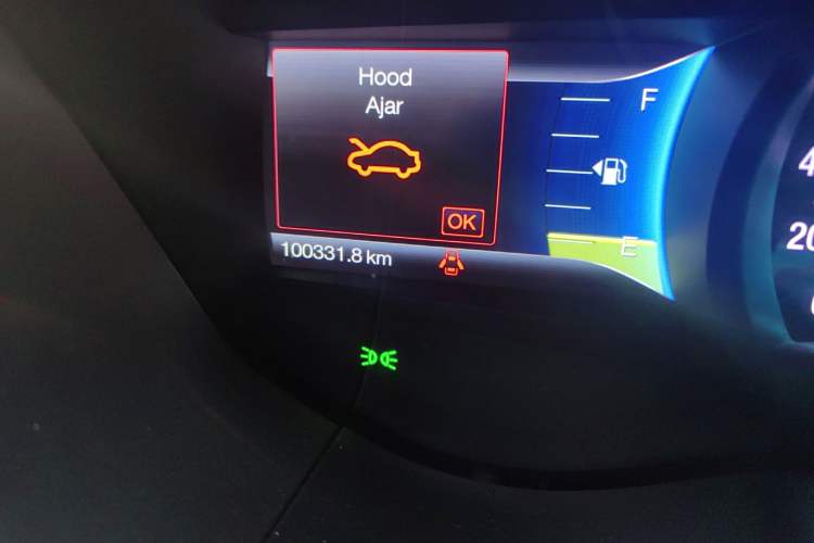 Used Ford Mondeo 2013 2.0L GTDi 200 Luxury Model Odometer Close Up