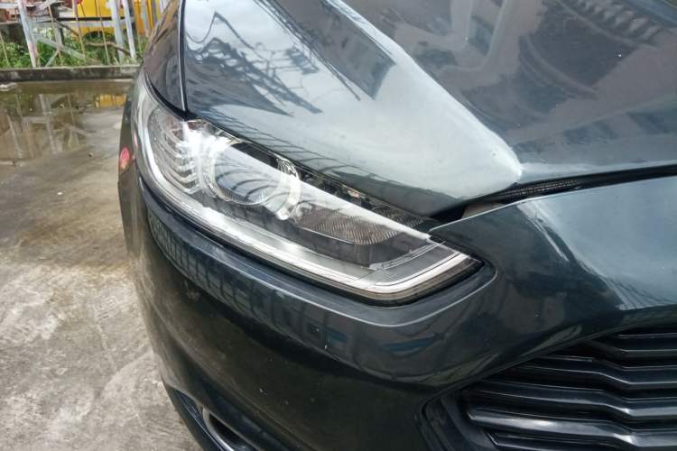 Used Ford Mondeo 2013 2.0L GTDi 200 Fashion Edition Right Front Headlight