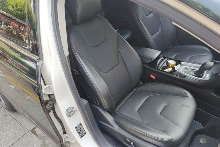 Used Ford Mondeo 2013 2.0L GTDi240 Luxury Sport Model Right Front Seat