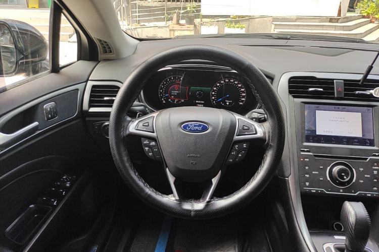 Used Ford Mondeo 2013 2.0L GTDi240 Luxury Sport Model Steering Wheel