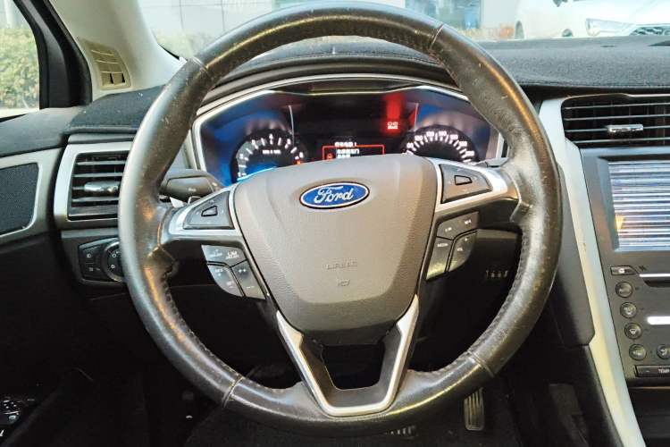 Used Ford Mondeo 2013 2.0L GTDi 200 Fashion Edition Steering Wheel