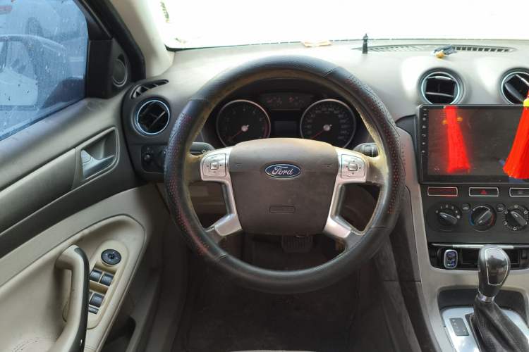 Used Ford Mondeo 2013 2.3L Fashion Edition Steering Wheel