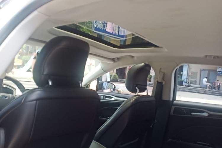 Used Ford Mondeo 2013 2.0L GTDi 200 Luxury Model Headliner