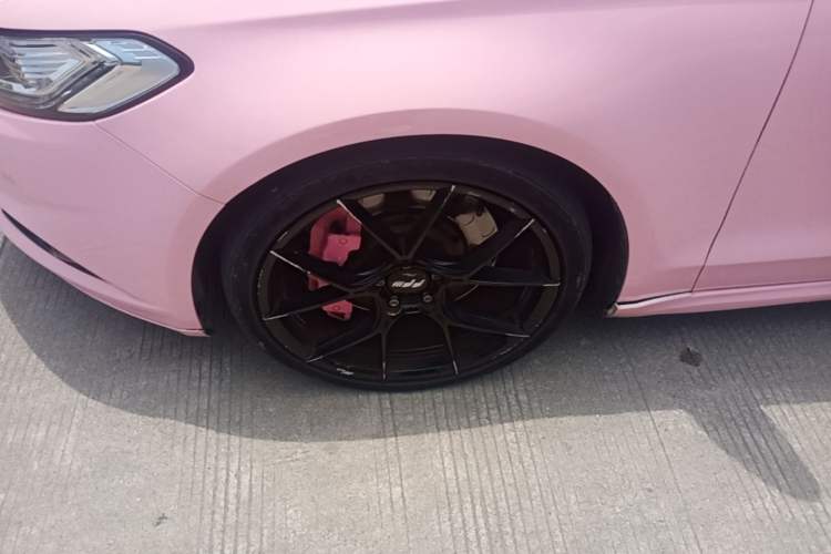 Used Ford Mondeo 2013 2.0L GTDi 200 Luxury Model Left Front Wheel Hub