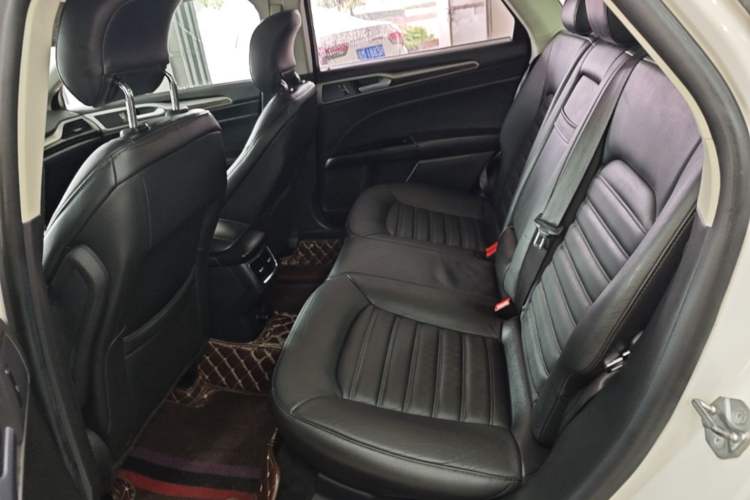 Used Ford Mondeo 2013 2.0L GTDi 200 Luxury Model Left Rear Seat