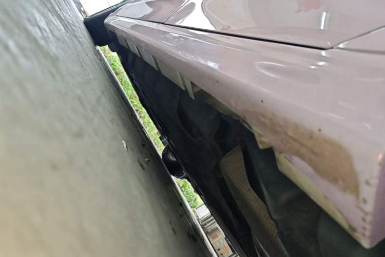 Used Ford Mondeo 2013 2.0L GTDi 200 Luxury Model Left Side Sill