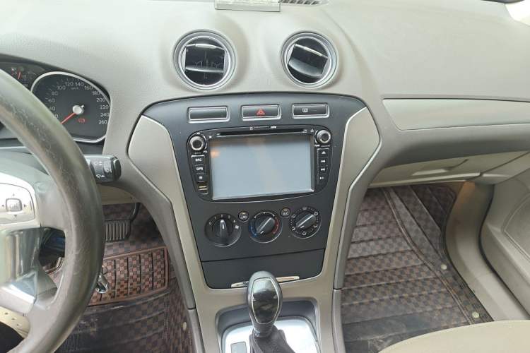 Used Ford Mondeo 2013 2.3L Fashion Edition Audio And AC Panel